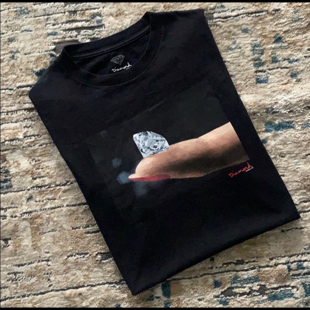 Tip of Finger Diamond Supply T-shirt 💎💅🏽